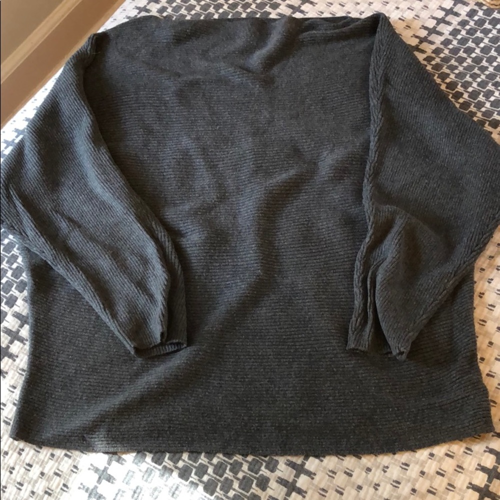 Vince Camuto Lightweight Gray Sweater